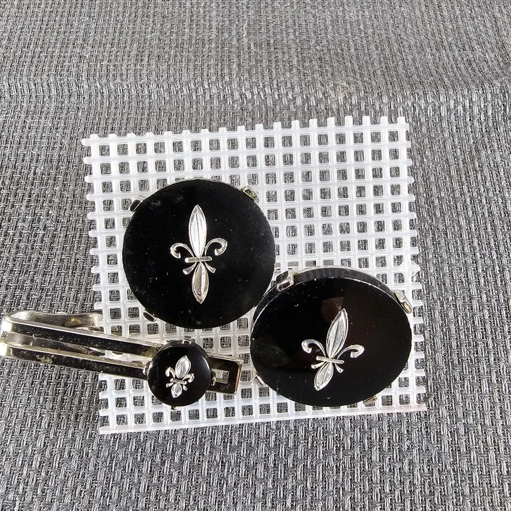 Vintage Fleur De Lis Cufflinks And Matching Neck Tie Clip In Great Shape